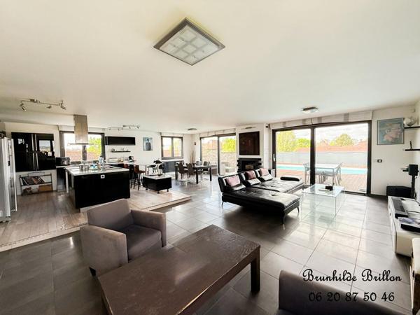 Pavillon 215m², 3 chambres, bureau, garage, piscine, jardin