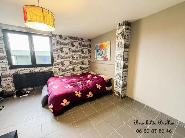 Pavillon 215m², 3 chambres, bureau, garage, piscine, jardin