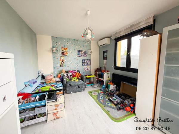Pavillon 215m², 3 chambres, bureau, garage, piscine, jardin
