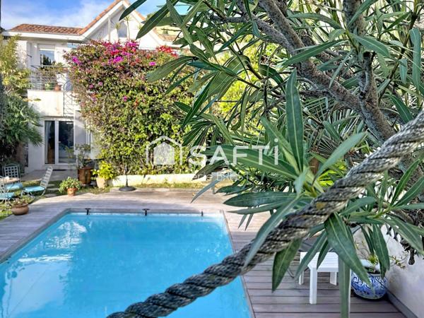 Marseille 13007- Maison 7 pièces -Garage- Vue mer