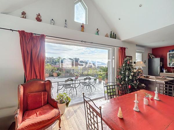 Marseille 13007- Maison 7 pièces -Garage- Vue mer