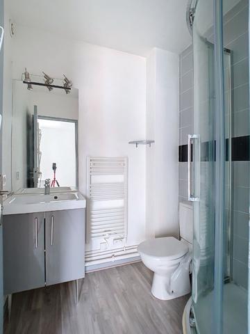 A louer BILLERE limitrophe PAU Studio de 18.04 m² avec parking privatif