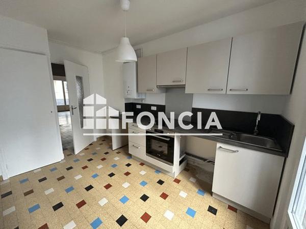 Location Appartement 4 pièces 88.1 m² - 6 RUE LIEUTENANT QUINSONNAS Grenoble 38000