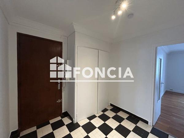 Location Appartement 4 pièces 88.1 m² - 6 RUE LIEUTENANT QUINSONNAS Grenoble 38000
