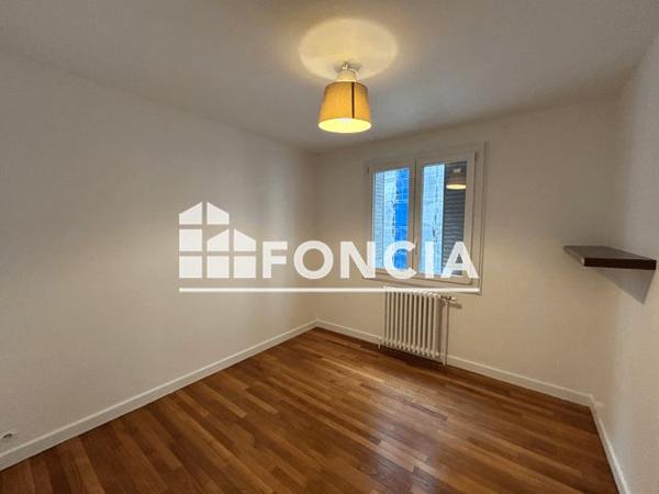 Location Appartement 4 pièces 88.1 m² - 6 RUE LIEUTENANT QUINSONNAS Grenoble 38000