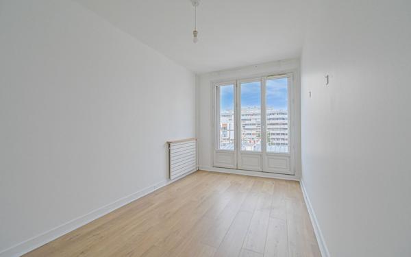 Appartement à vendre    3 pièces • 63 m2 Paris 11