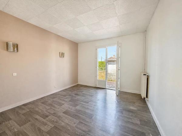 Vente                                                      Maison
                        
                     3 pièces                      79 m2                     à Aubigny-sur-Nère