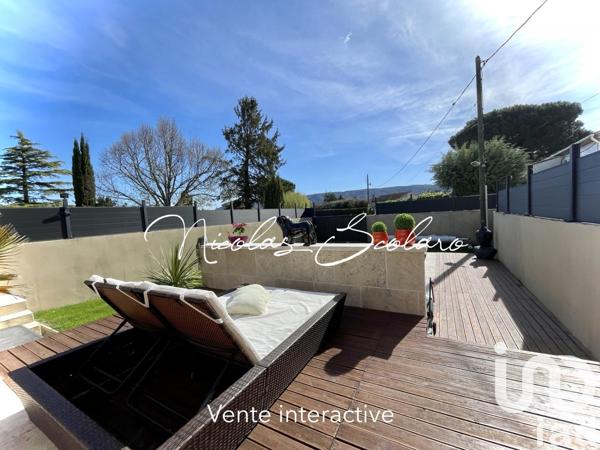 Maison traditionnelle 5 pièces de 166 m² à Cheval-Blanc (84460)