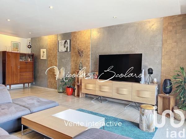 Maison traditionnelle 5 pièces de 166 m² à Cheval-Blanc (84460)