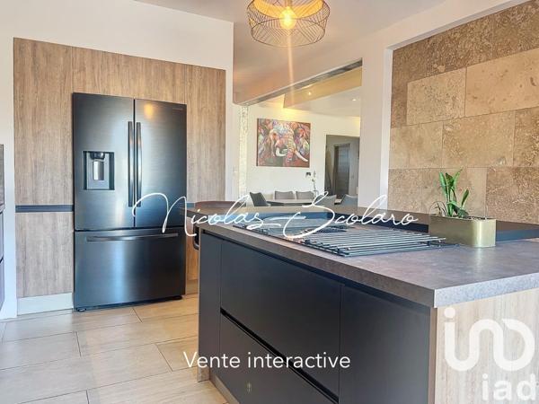 Maison traditionnelle 5 pièces de 166 m² à Cheval-Blanc (84460)