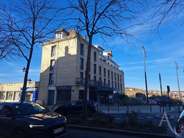 À vendre ? Box fermé 17,8 m² ? Plein centre-ville