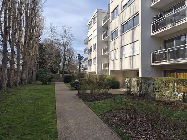 Appartement Saint Germain En Laye 3 pièce(s) 68.02 m2 547 000 € **  - Référence  18690