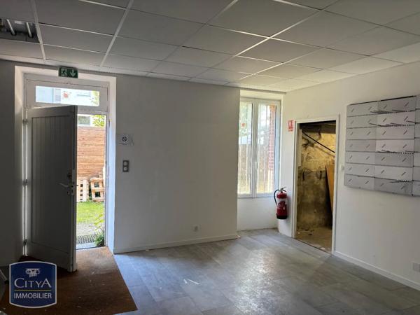 Appartement à louer 1 pièce 150m²