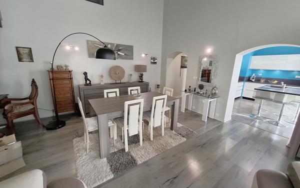 Maison à vendre    5 pièces •  Médis