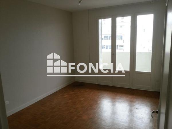 Location Appartement 4 pièces 84 m² - 7 RUE PAUL CLAUDEL Grenoble 38100