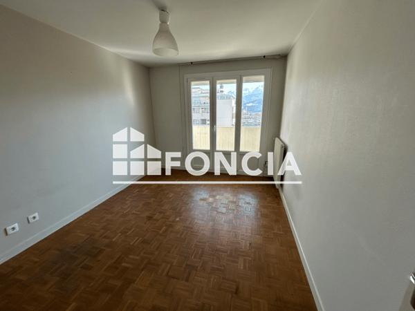 Location Appartement 4 pièces 84 m² - 7 RUE PAUL CLAUDEL Grenoble 38100