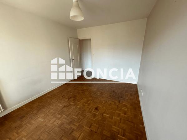 Location Appartement 4 pièces 84 m² - 7 RUE PAUL CLAUDEL Grenoble 38100
