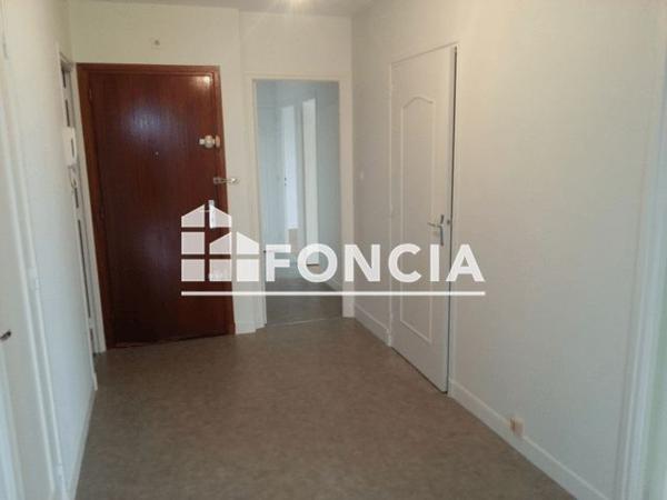 Location Appartement 4 pièces 84 m² - 7 RUE PAUL CLAUDEL Grenoble 38100