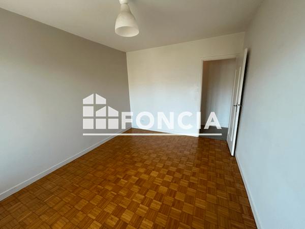 Location Appartement 4 pièces 84 m² - 7 RUE PAUL CLAUDEL Grenoble 38100