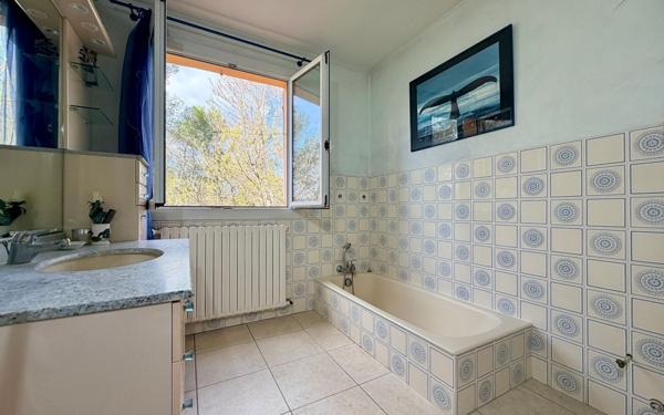 Maison à vendre    4 pièces •  Saint-Clément-de-Rivière