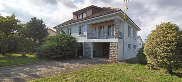 Maison à vendre 8 pièces ISSOIRE (63)