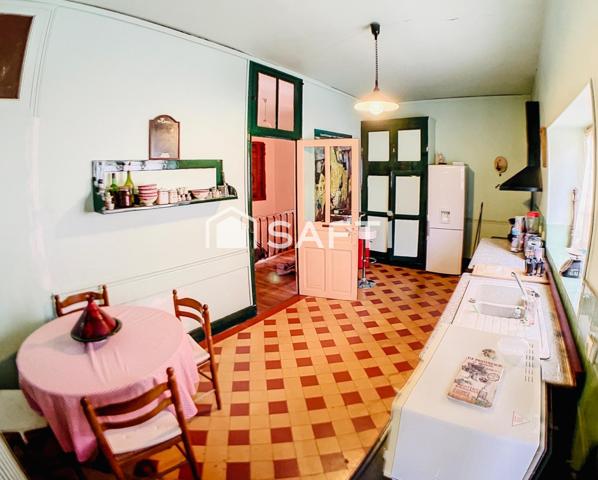 Maison de ville 12 pièces avec jardin