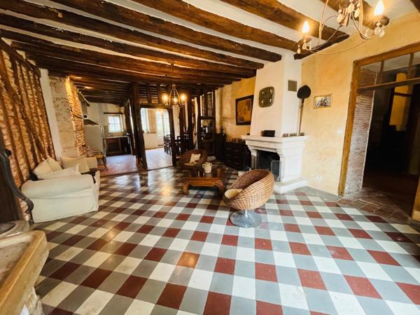 Maison de ville 12 pièces avec jardin