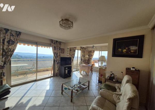 À vendre – Bel appartement 4 pièces avec terrasse vue mer et deux garages – Proche commodités