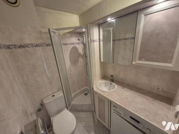 À vendre – Bel appartement 4 pièces avec terrasse vue mer et deux garages – Proche commodités