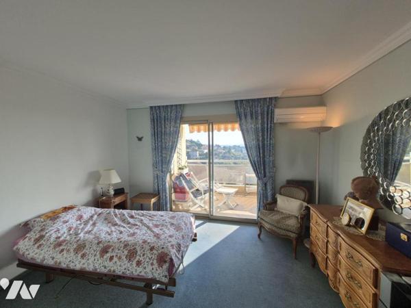 À vendre – Bel appartement 4 pièces avec terrasse vue mer et deux garages – Proche commodités