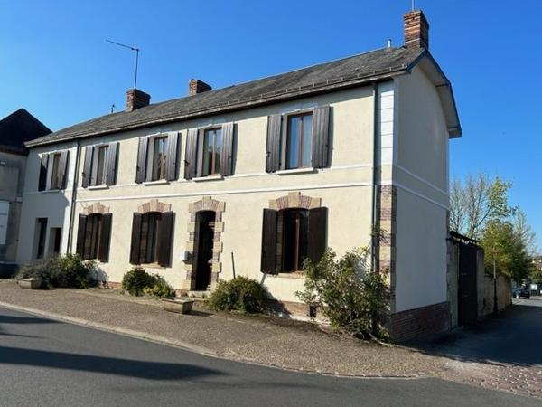 Maison de caractère à LA FERTE BERNARD (72400)