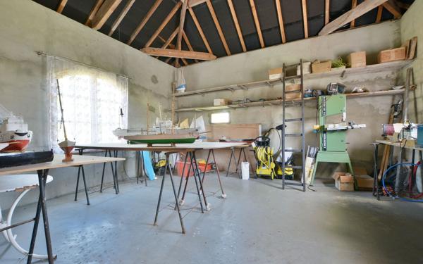 Maison à vendre    3 pièces •  Rue