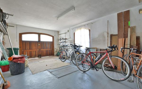 Maison à vendre    3 pièces •  Rue