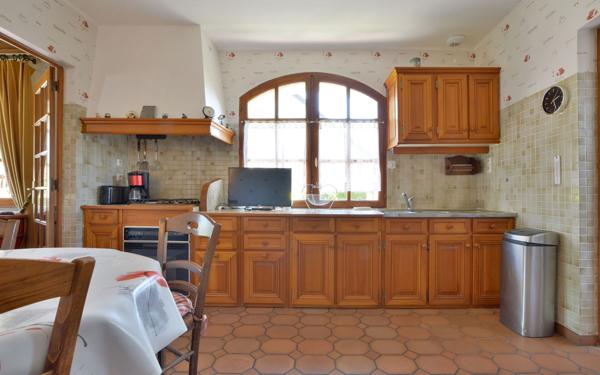 Maison à vendre    3 pièces •  Rue