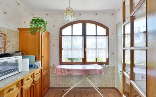 Maison à vendre    3 pièces •  Rue