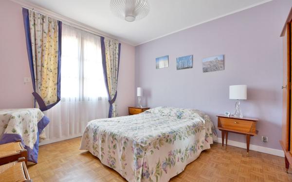 Maison à vendre    3 pièces •  Rue