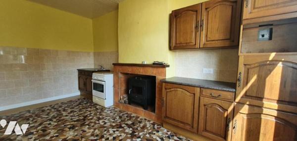 Maison d'habitation dans hameau en campagne