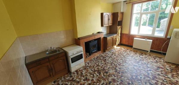 Maison d'habitation dans hameau en campagne