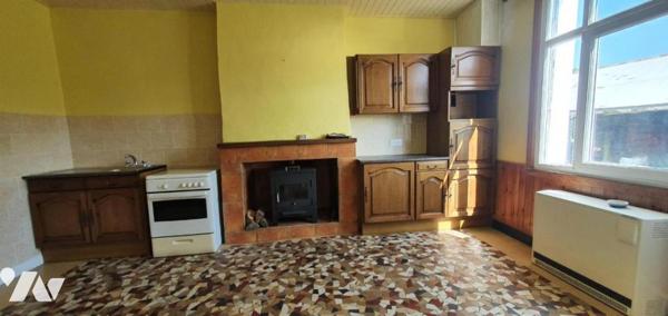 Maison d'habitation dans hameau en campagne