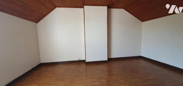 Maison d'habitation dans hameau en campagne