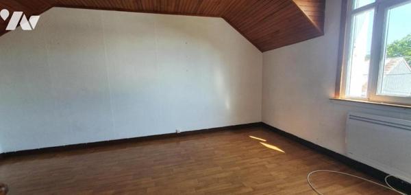 Maison d'habitation dans hameau en campagne