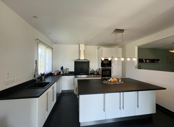Maison Salignac 4 pièce(s) 125 m2 Maison individuelle avec piscine et vue imprenable Secteur recherché