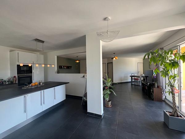 Maison Salignac 4 pièce(s) 125 m2 Maison individuelle avec piscine et vue imprenable Secteur recherché