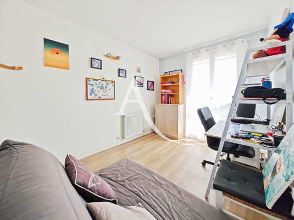 Appartement Bois D Arcy 4 pièces 81m2, 2 caves, 2 parkings