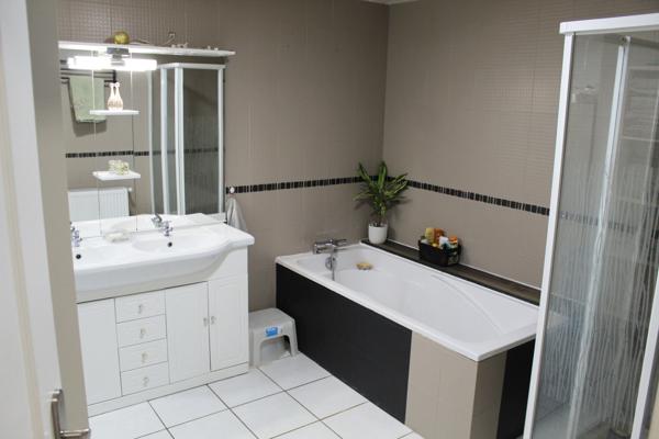 Dpt Ain (01), à vendre CHAVANNES SUR SURAN maison P6