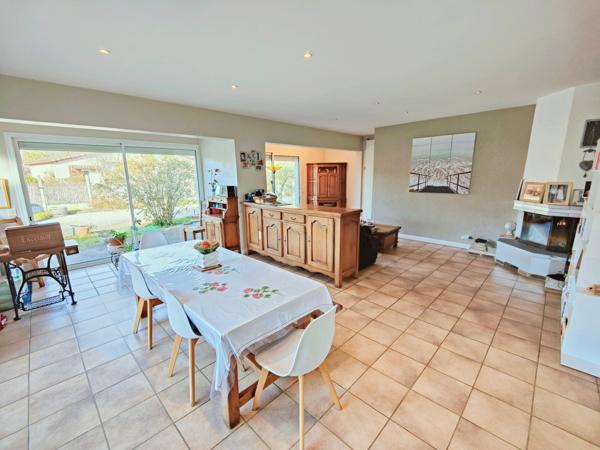 T8 au calme, de plain pied, piscine,garage de 90m²