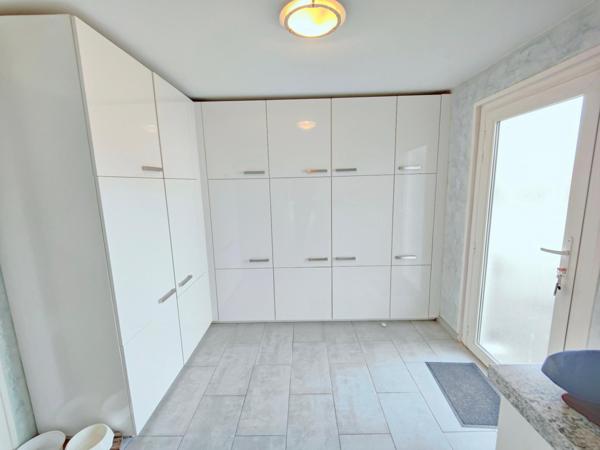 T8 au calme, de plain pied, piscine,garage de 90m²