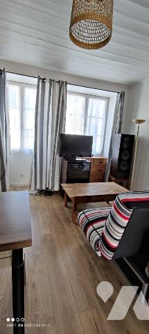 Merville, au sein d'une copropriété entretenue, bel appartement en rez-de-chaussée avec jardine...