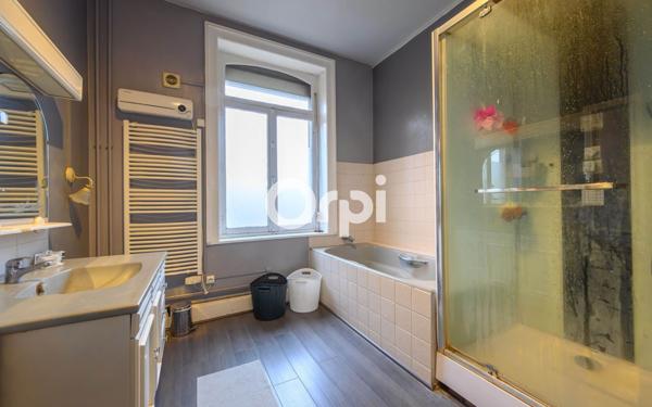 Maison à vendre    7 pièces •  Estaires