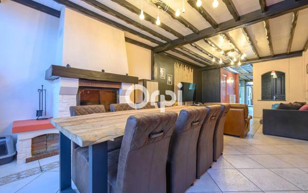 Maison à vendre    7 pièces •  Estaires